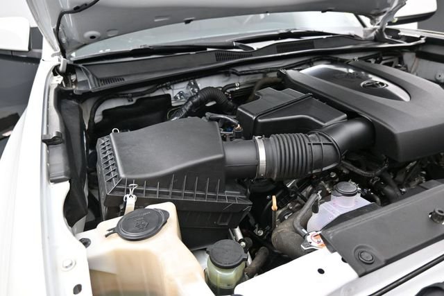 Used 2020 White Toyota SR image 34