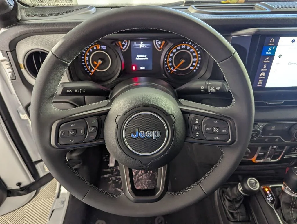 New 2026 Bright White Clear-Coat Exterior Paint Jeep Sport S image 18