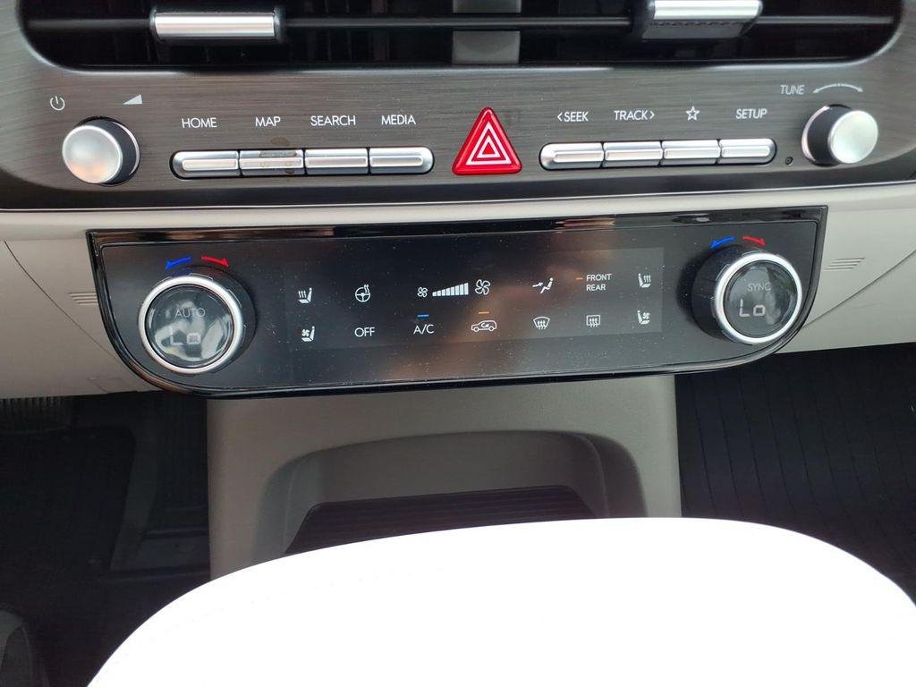 New 2026 White Hyundai SEL Premium FWD image 24