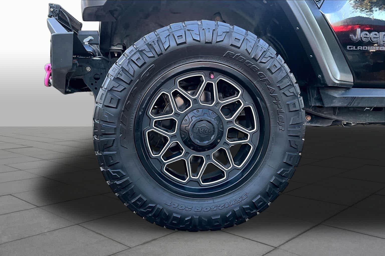 Used 2020 Black Clearcoat Jeep Sport S image 10