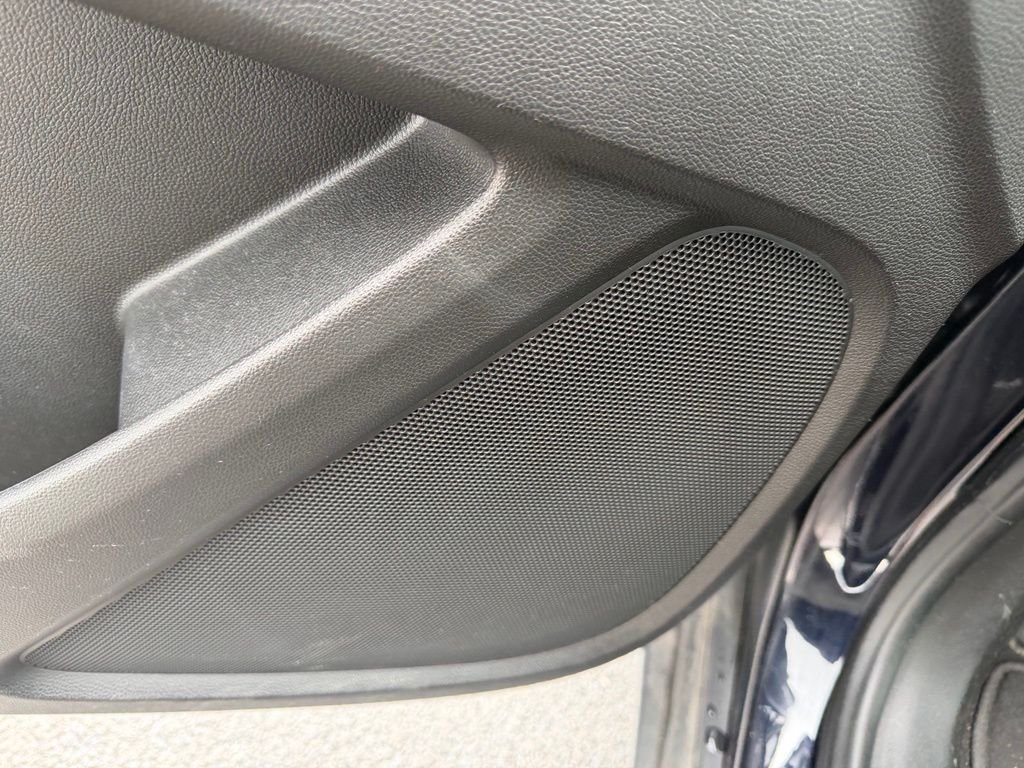 Used 2020 Blue Chevrolet LT image 12
