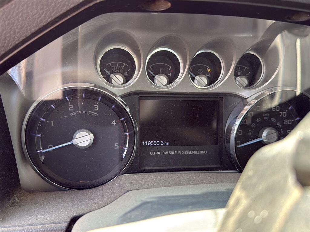 Used 2014 Ingot Silver Metallic Ford Lariat image 6