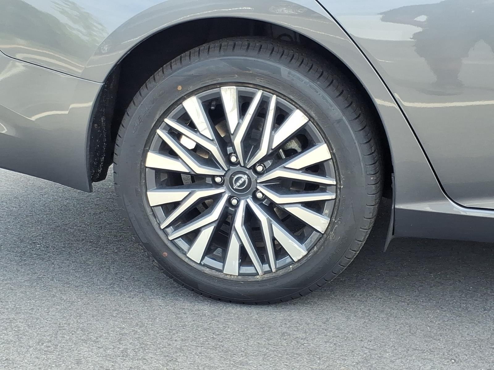 Used 2025 Gun Metallic Nissan SV image 9