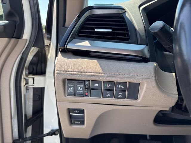 Used 2019 White Diamond Pearl Honda Elite image 16