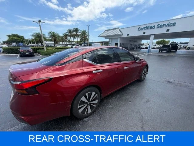 Used 2019 Red Nissan 2.5 SV image 5