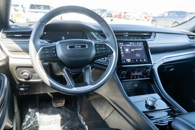 Used 2023 Black Jeep Altitude X image 14