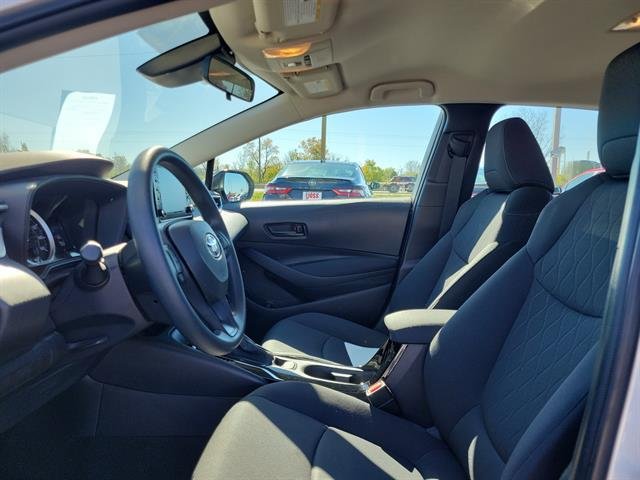 Certified Used 2022 CLASSIC SILVER METALLIC Toyota  image 19