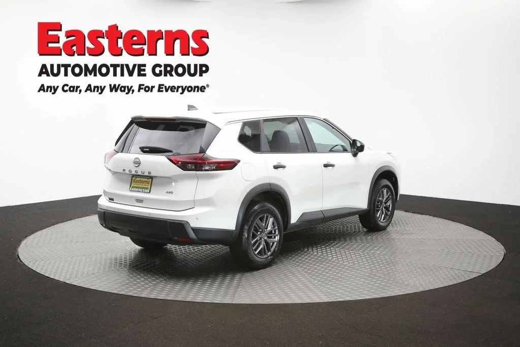 Used 2024 White Nissan S image 41