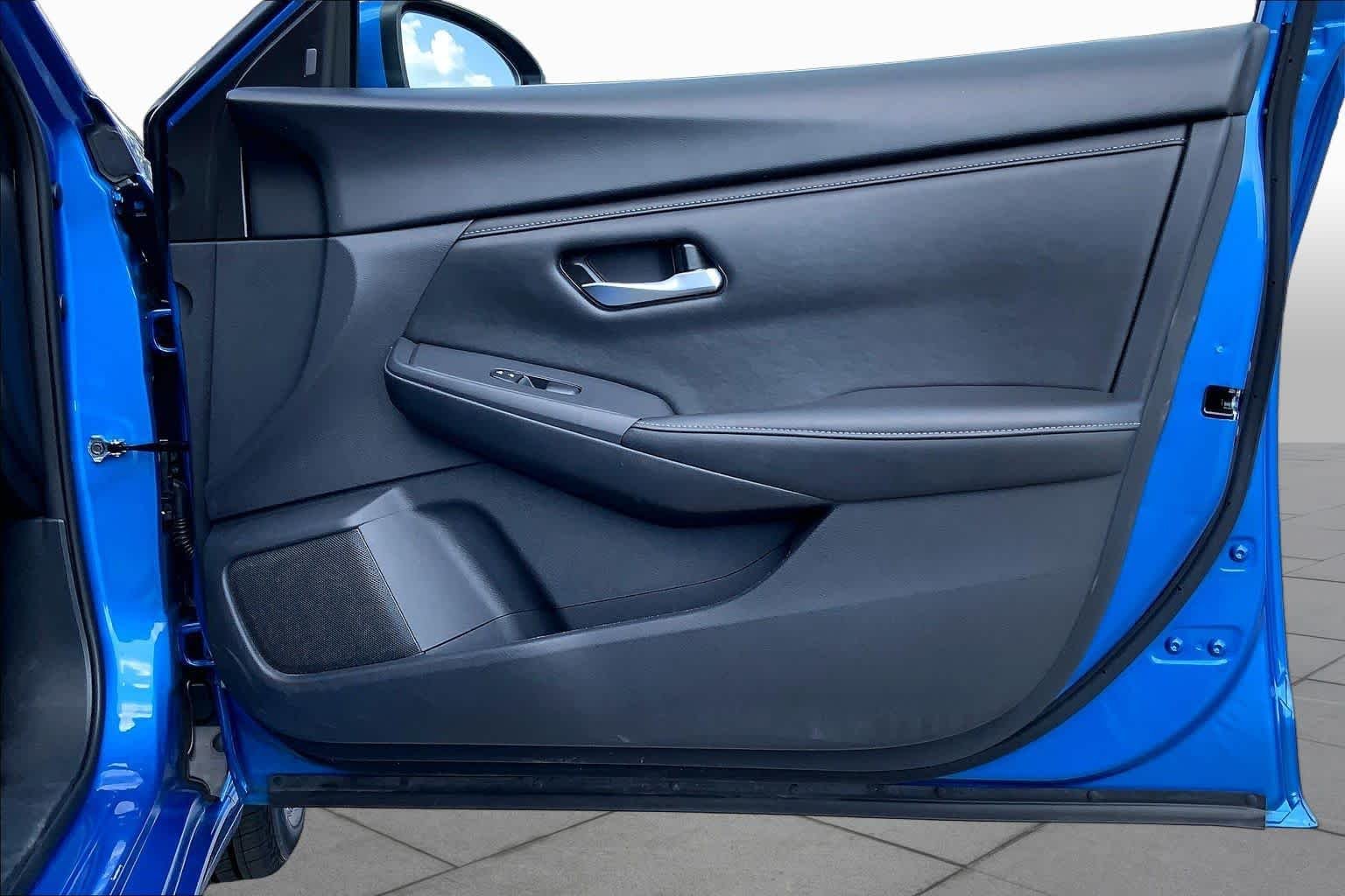 Used 2025 Electric Blue Metallic Nissan SV image 21