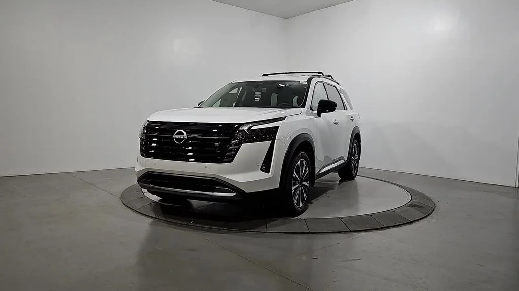 New 2026 Everest White Pearl TriCoat Nissan Platinum image 1