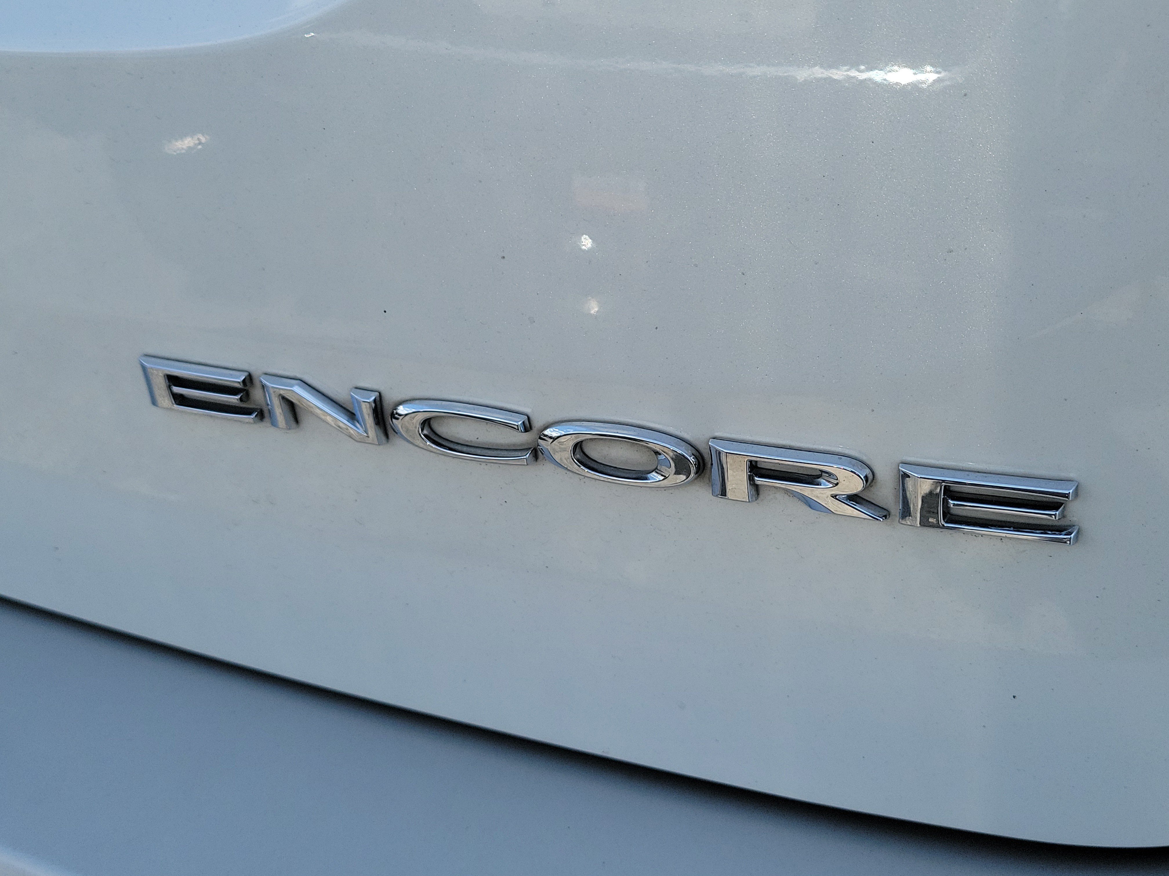 Used 2016 White Pearl Tricoat Buick Premium image 6