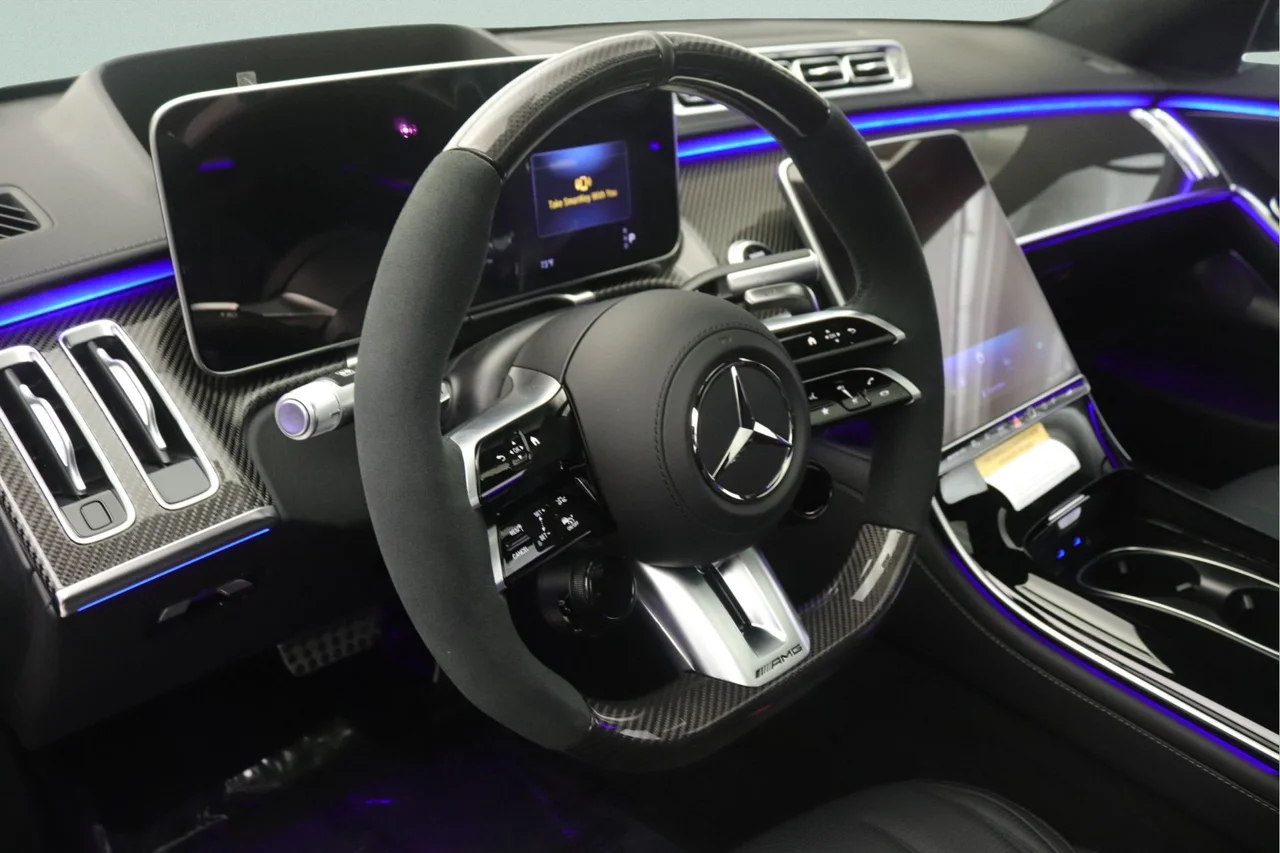 New 2026  Mercedes-Benz S 63 E AMG® 4MATIC® image 4