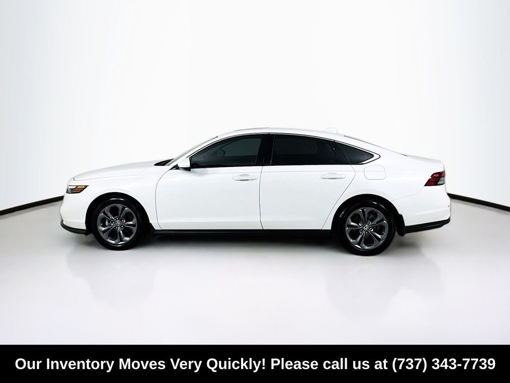 Used 2023 White Honda EX image 4