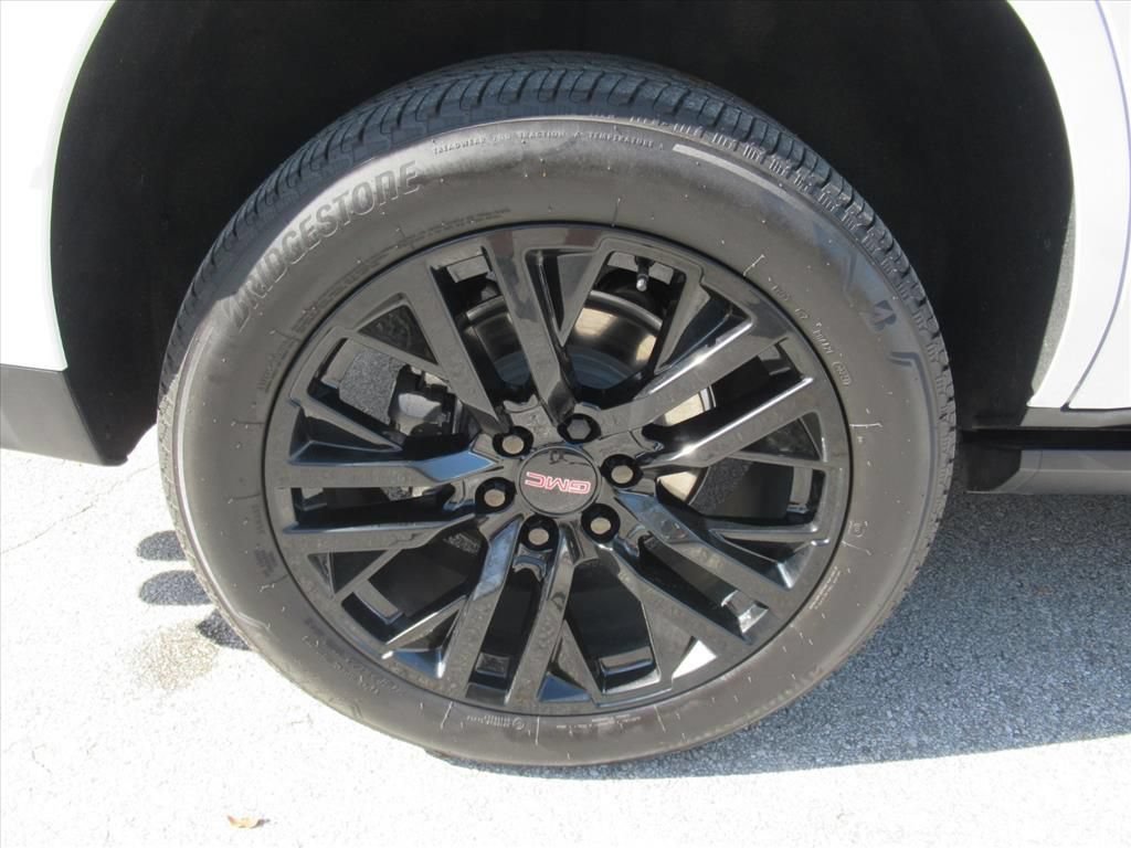2024 GMC Yukon Denali - Photo 8
