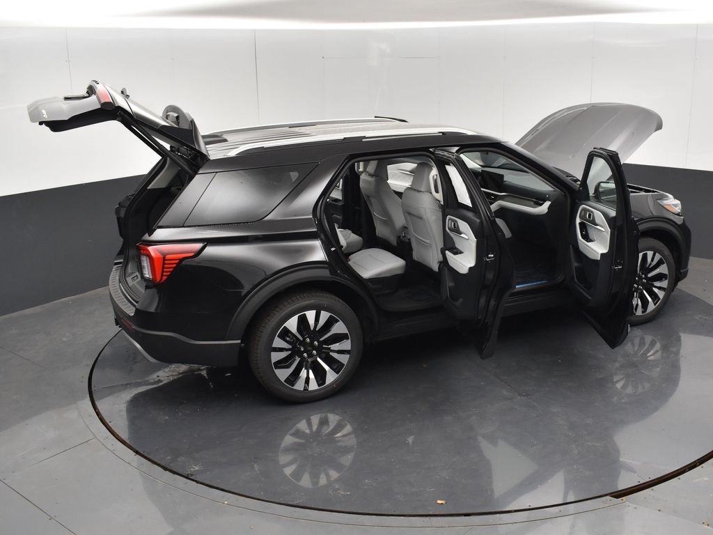 New 2026 Agate Black Metallic Ford Platinum™ image 33