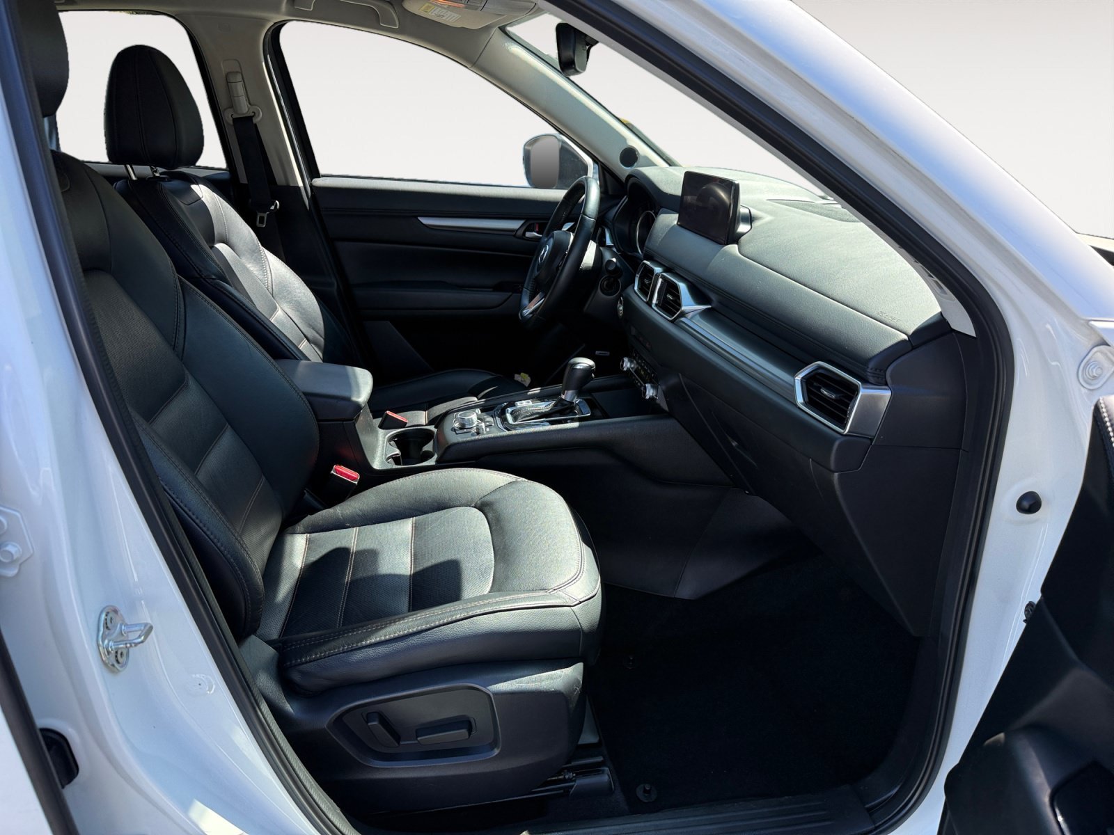 Used 2021 Snowflake White Pearl Mica MAZDA Touring image 19