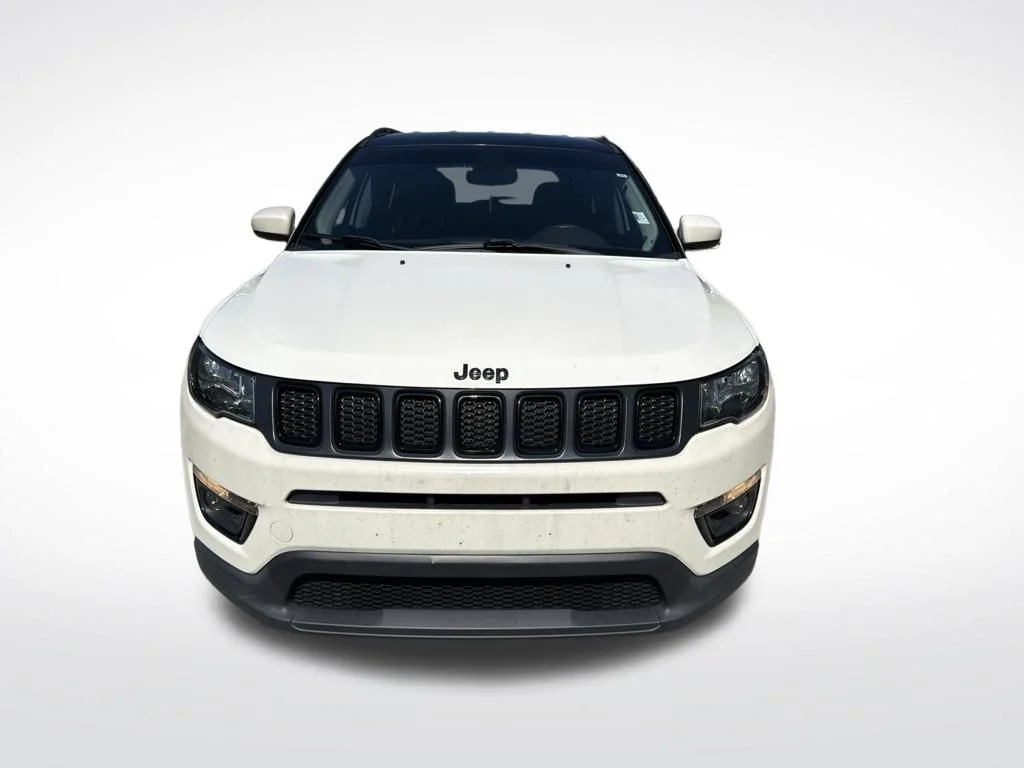 Used 2020 White Clearcoat Jeep Latitude image 3