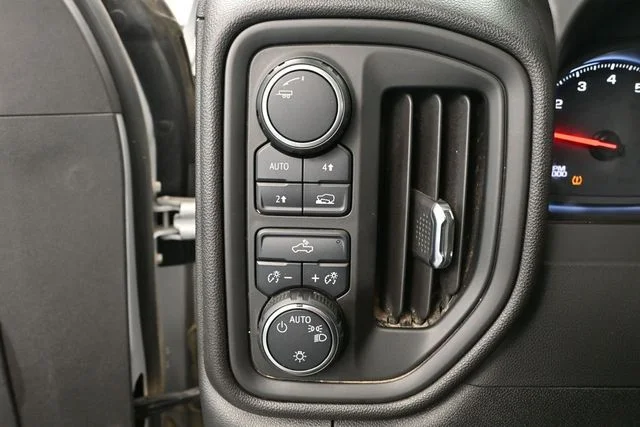Used 2020 Silver Chevrolet WT image 29