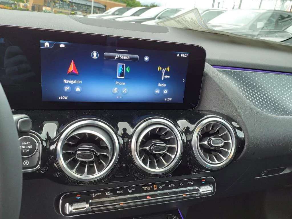 Used 2025 Mountain Grey Met Mercedes-Benz GLA 250 image 19