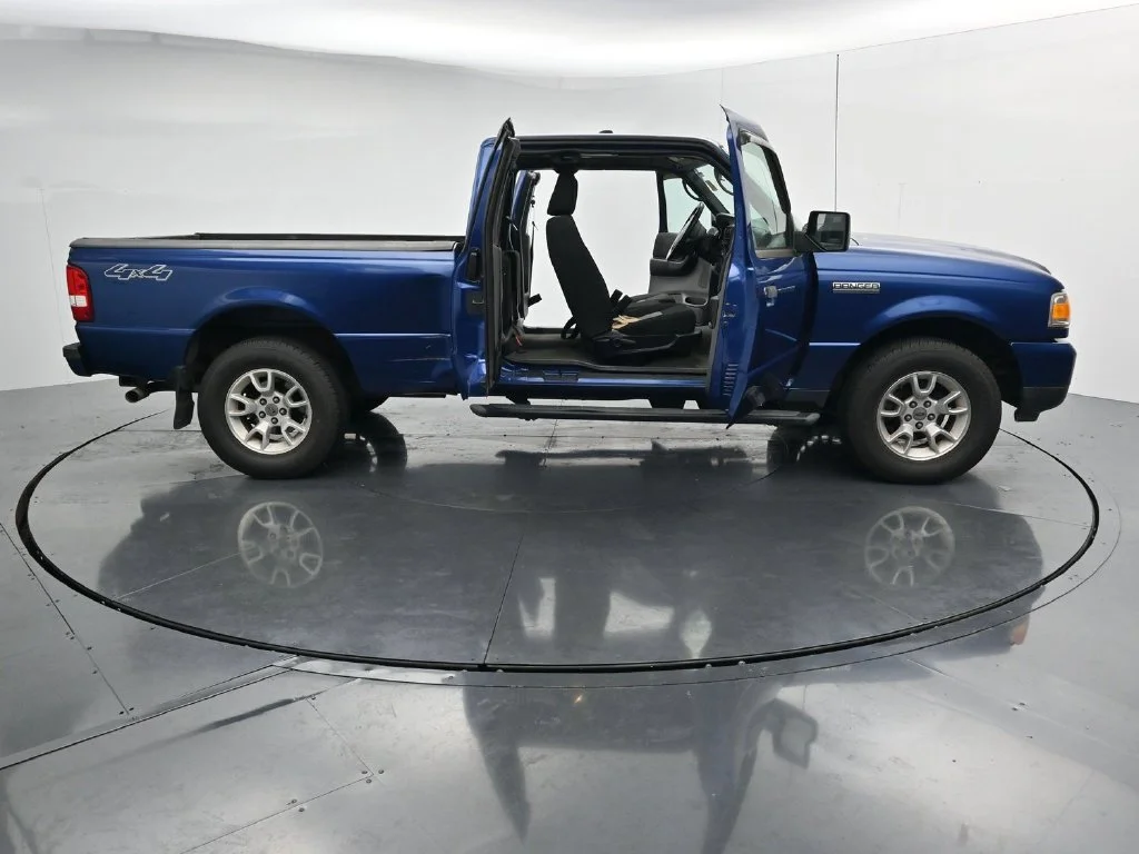 Used 2011 Blue Ford XLT image 26