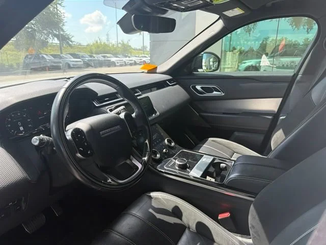 Used 2019 Indus Silver Metallic Land Rover R-Dynamic SE image 6