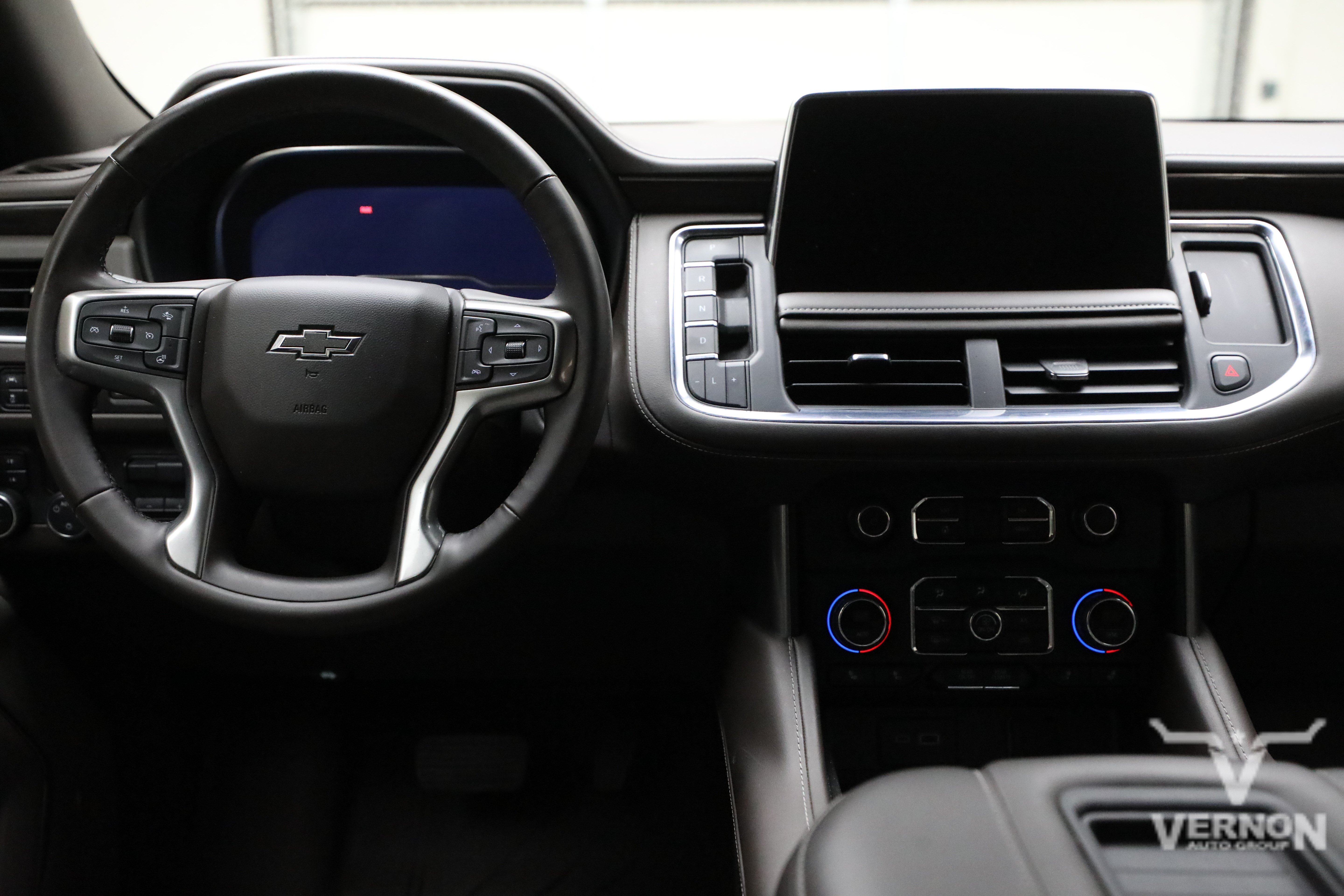 Used 2024 Iridescent Pearl Tricoat Chevrolet Y image 19