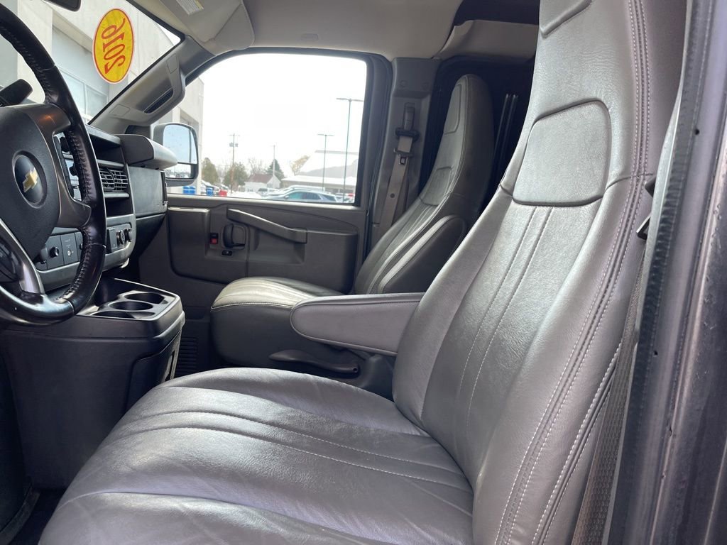 Used 2016 Cyber Gray Metallic Chevrolet 1WT image 11