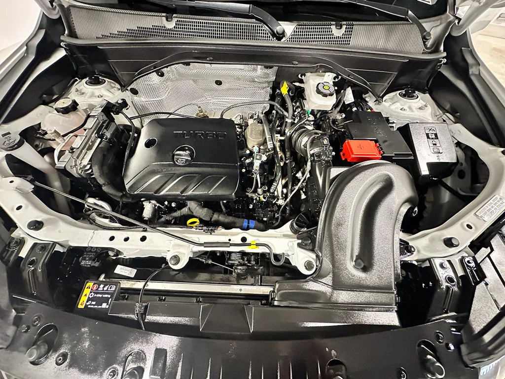 Used 2024 Summit White Chevrolet ACTIV image 39