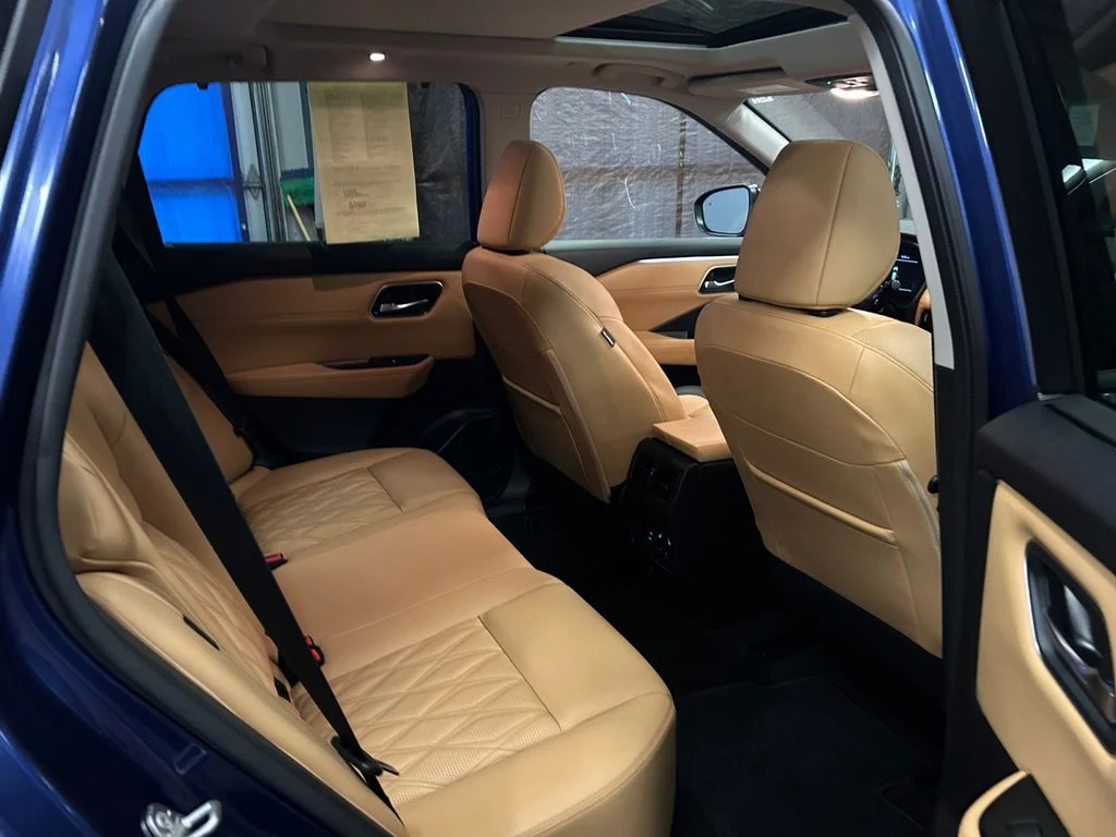 Used 2023 Caspian Blue Metallic Nissan Platinum image 18