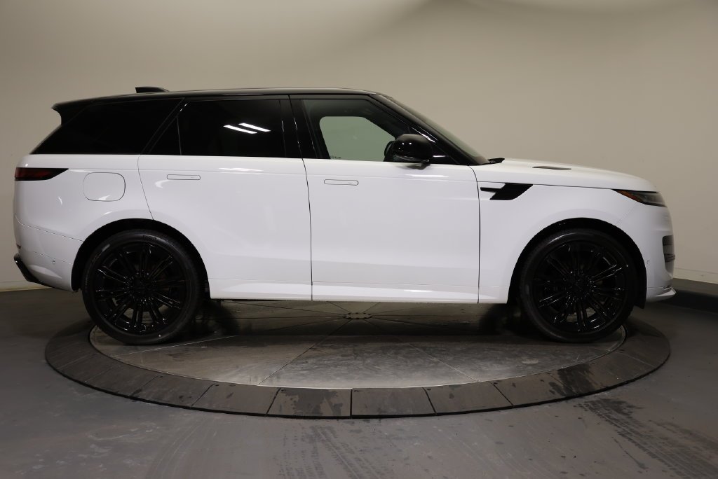 Certified Used 2026 Fuji White Land Rover Dynamic SE image 6