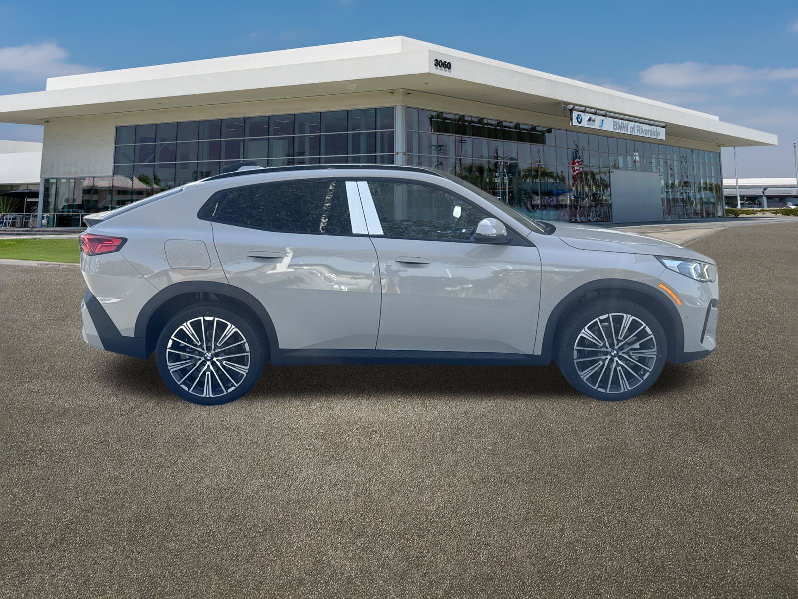 New 2027 Dune Grey Metallic BMW xDrive28i image 12