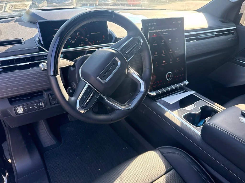 Used 2025 Black GMC Denali image 11