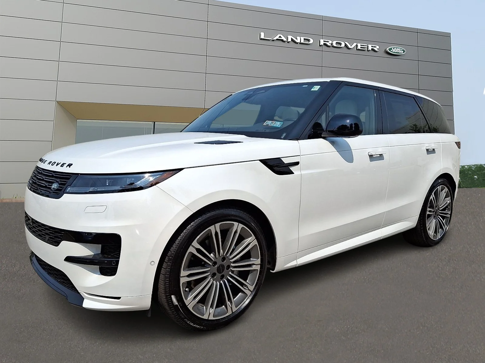 New 2026 Ostuni Pearl White Land Rover P400 Dynamic SE image 1