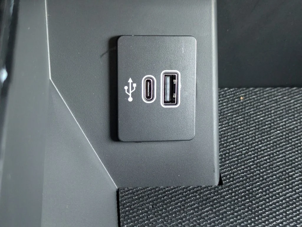 New 2026 Carbonized Gray Metallic Ford Lariat image 23