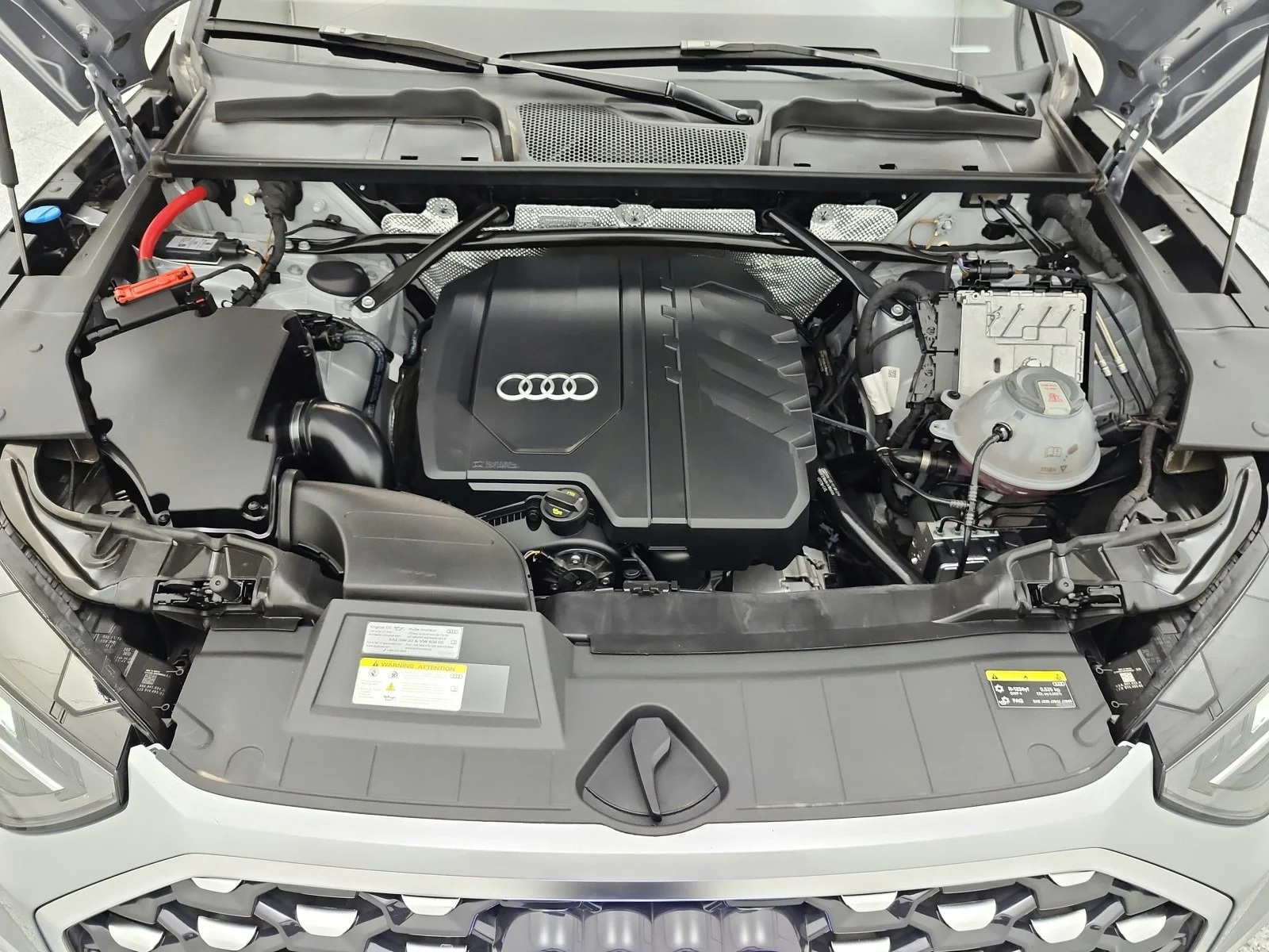 Used 2023 Florett Silver Metallic Audi S line Premium 45 TFSI quattro image 17