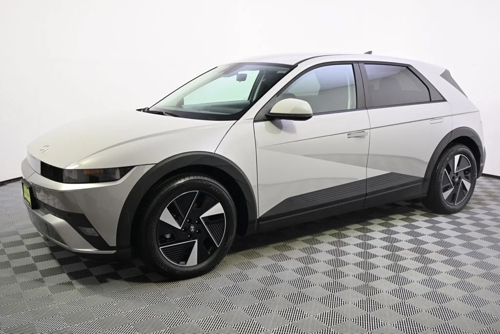 Certified 2025 Hyundai IONIQ 5 SE with VIN 7YAKMDDCXSY020990 for sale in St. Louis Park, Minnesota