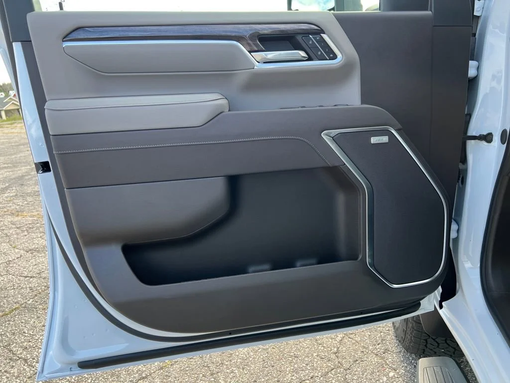 2025 Chevrolet Silverado 2500 HD LTZ - Photo 10