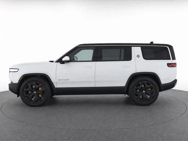 Used 2024  Rivian Adventure image 8