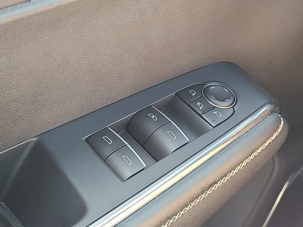 2026 GMC Acadia Denali - Photo 20