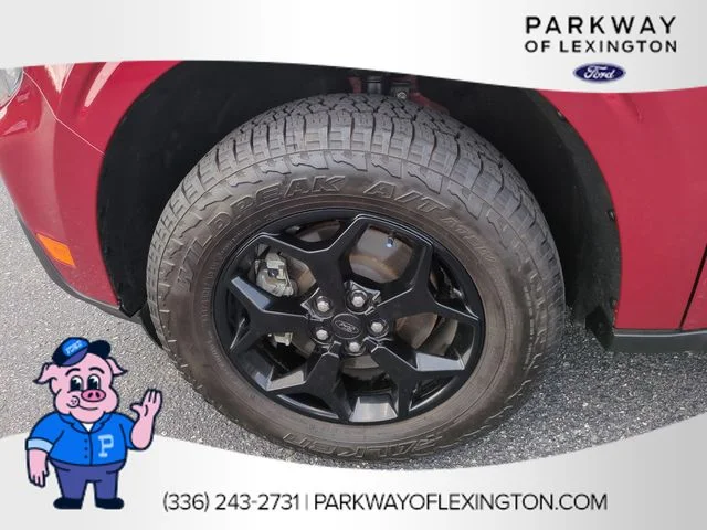 Used 2022 Red Ford Lariat image 10