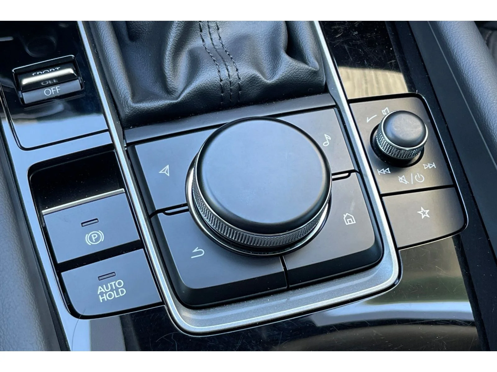 Used 2025 Machine Gray Metallic Mazda Select image 31