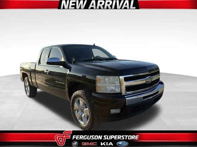 Used 2010 Black Chevrolet LT image 1