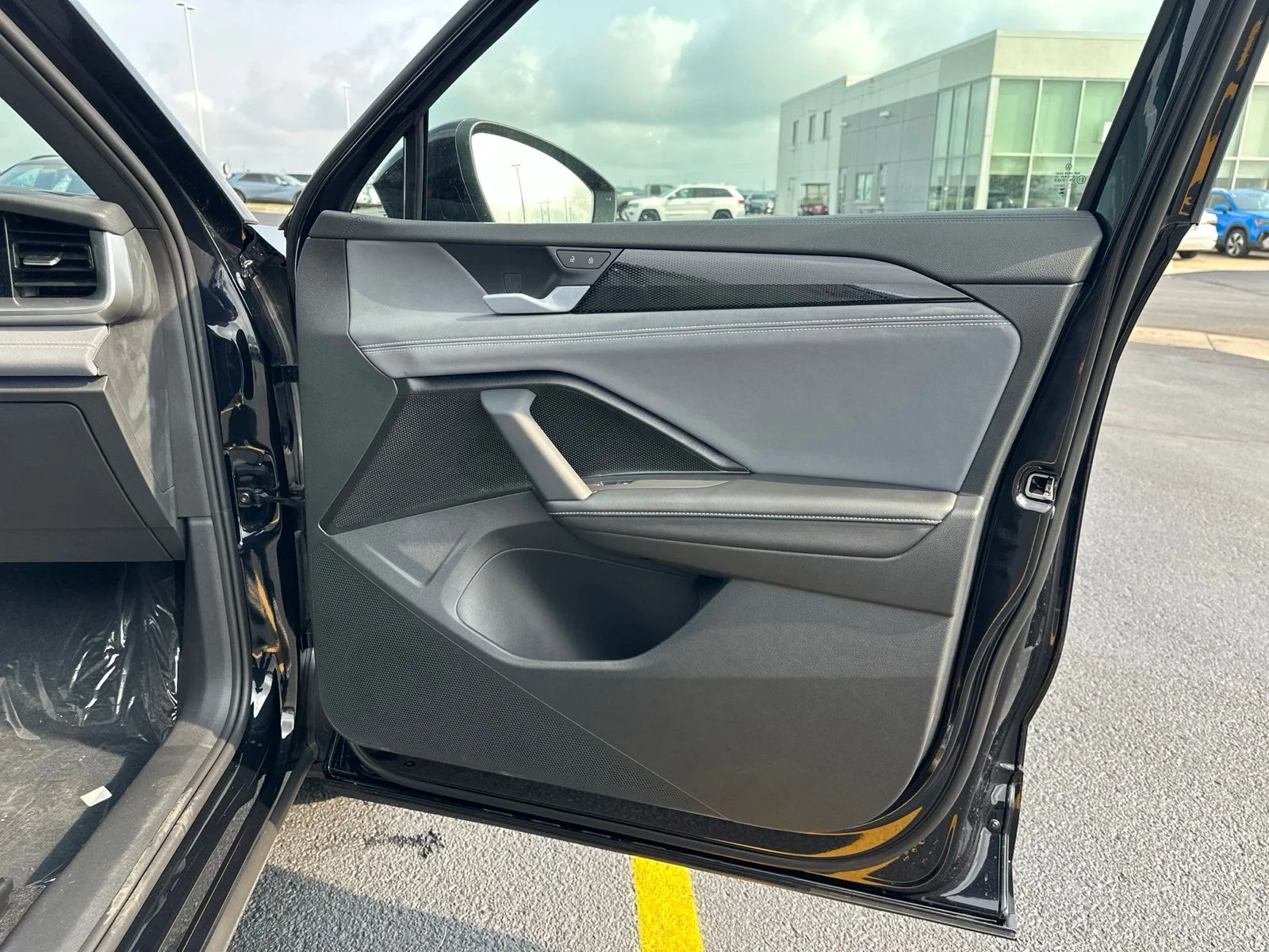 New 2026 Black Volkswagen 2.0T SE R-Line Black image 39