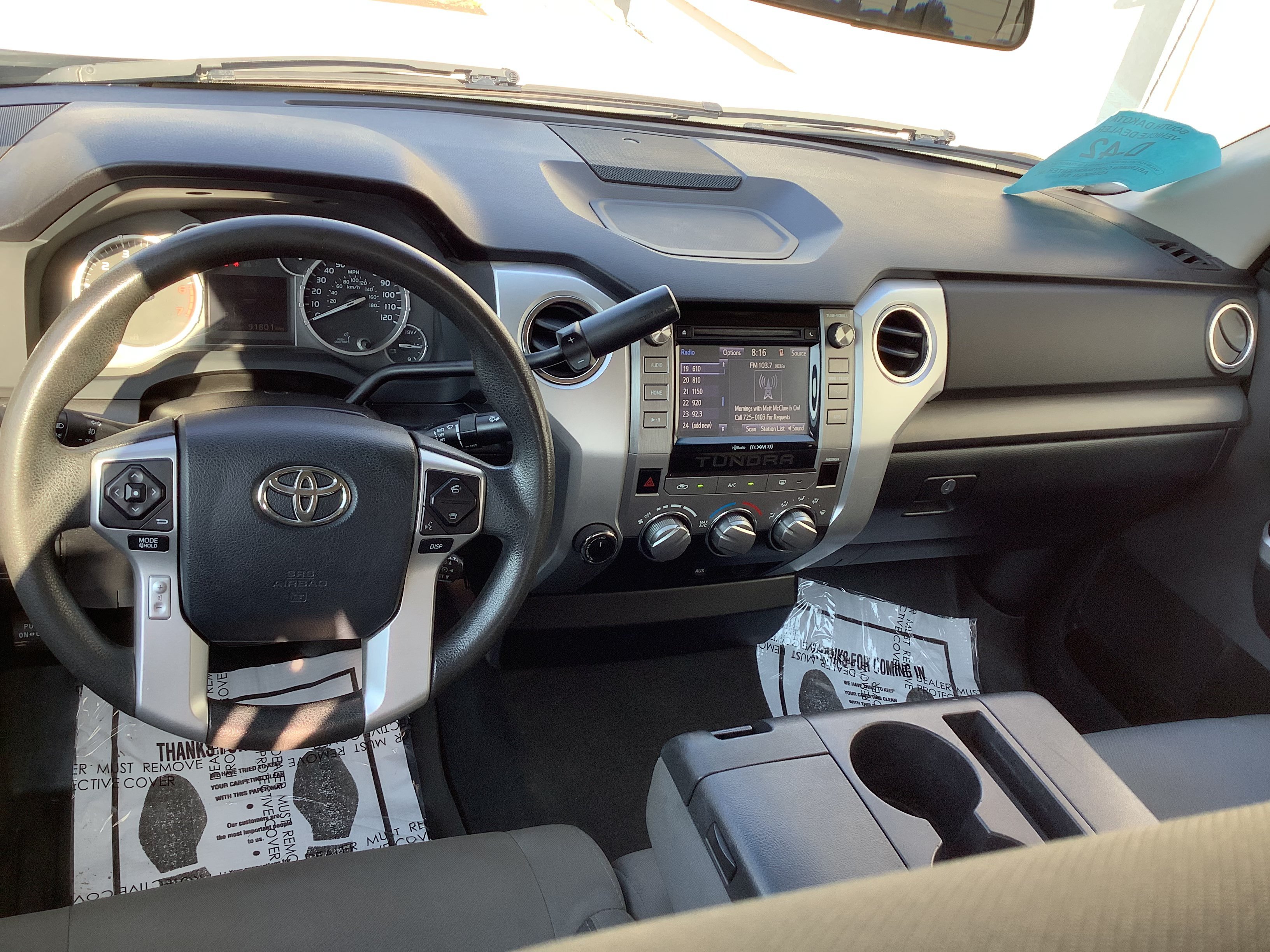 Used 2014 White Toyota SR5 image 9