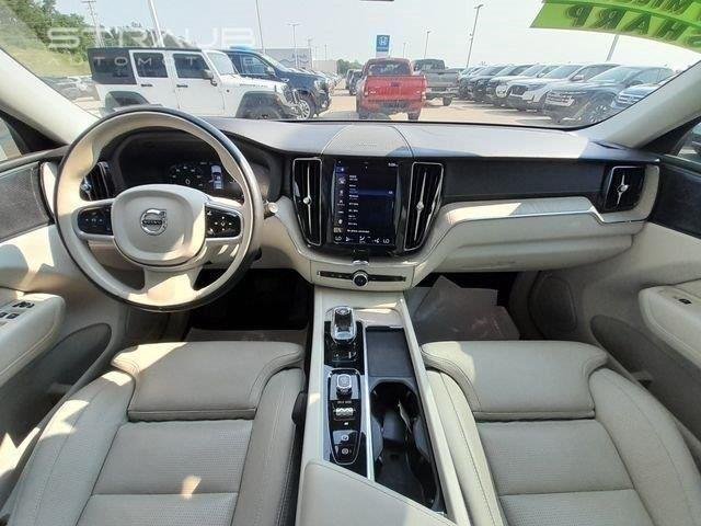 Used 2021 Crystal White Metallic Volvo Inscription image 46