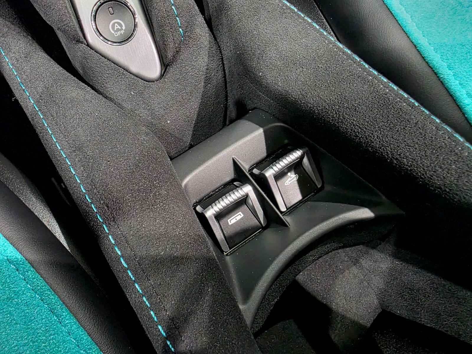 2027 McLaren 750S Base - Photo 16