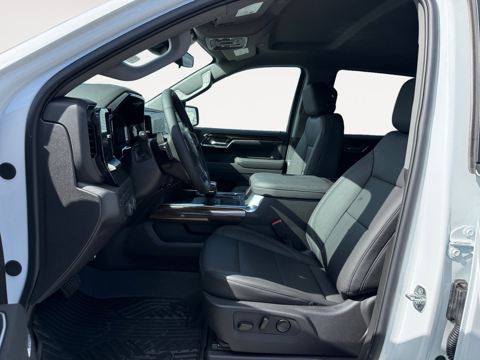 New 2026 Summit White Chevrolet LT Trail Boss image 10