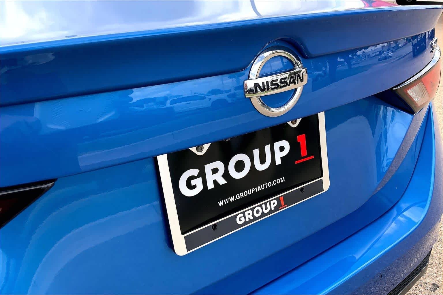 Used 2023 Electric Blue Metallic Nissan SR image 31