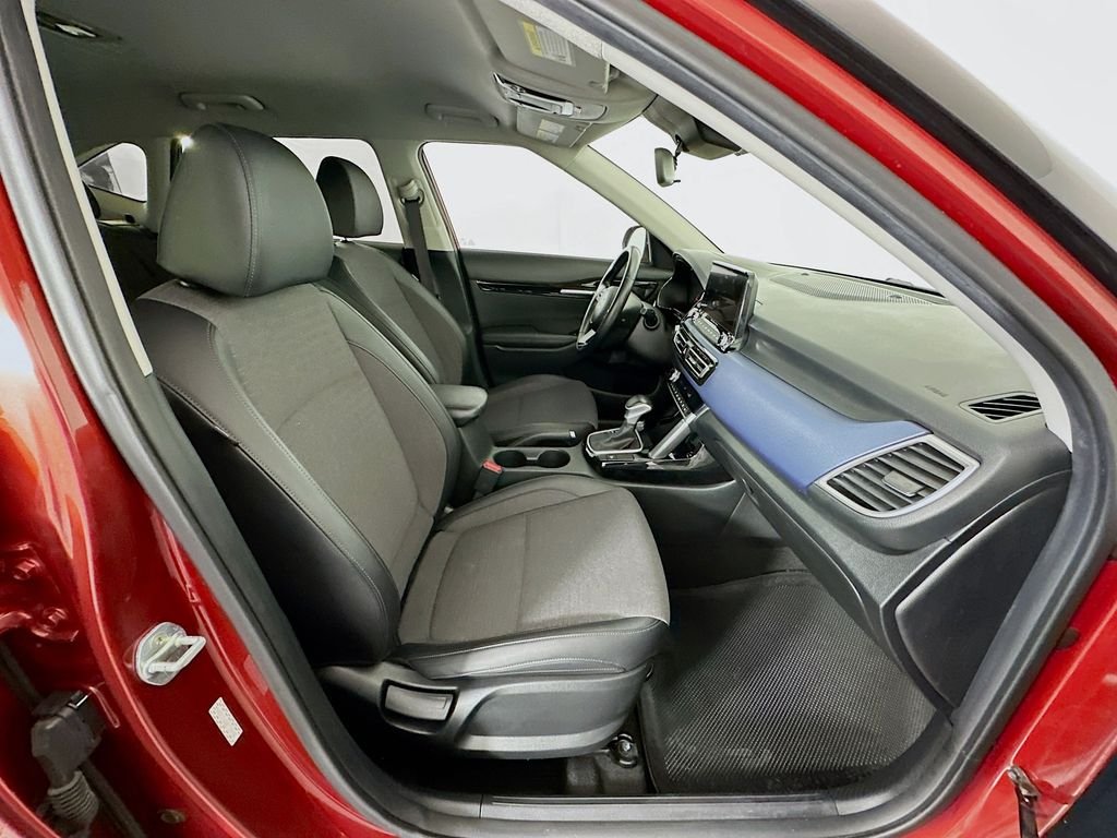 Used 2022 Orange Kia S image 28