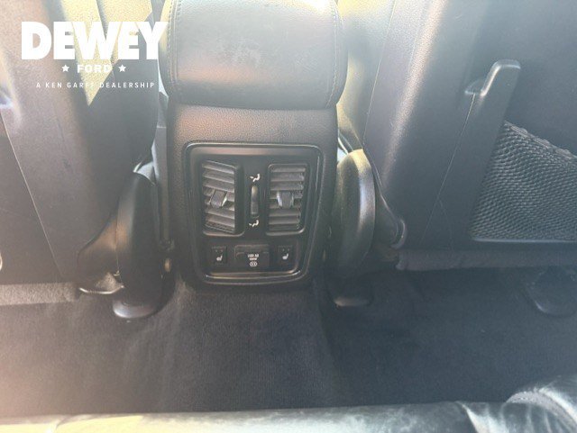 Used 2011 Mineral Gray Clearcoat Metallic Jeep Overland image 27